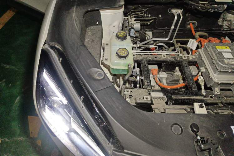 Used Baojun Yunhai 2024 500km Pure Electric Version Engine Bay Right