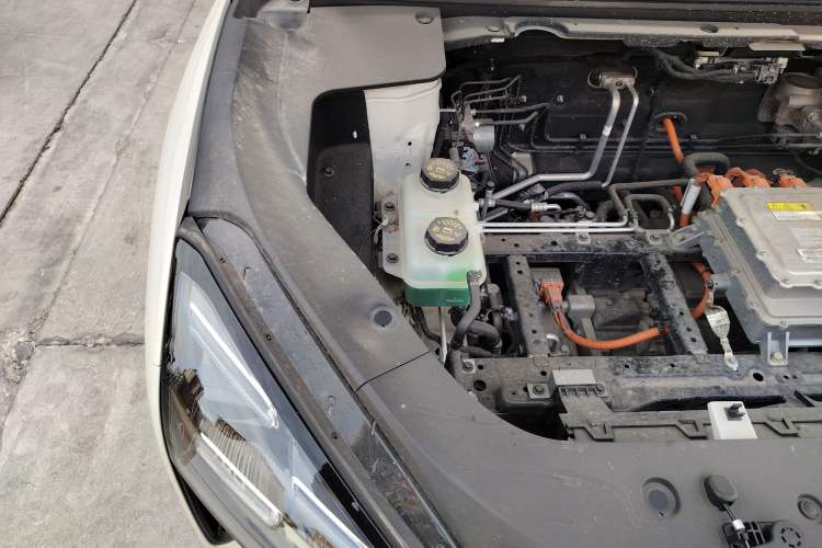 Used Baojun Yunhai 2024 600km Pure Electric Version Engine Bay Right