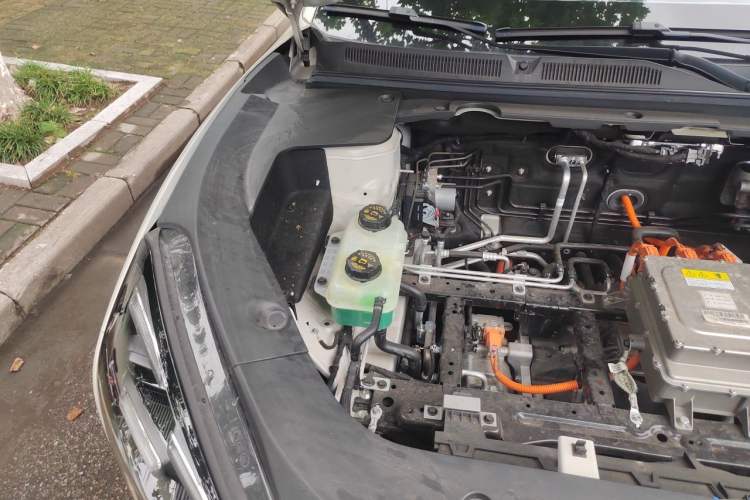 Used Baojun Yunhai 2024 600km Pure Electric Version Engine Bay Right