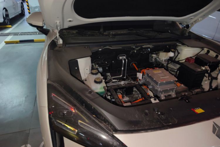 Used Baojun Yunhai 2024 600km Pure Electric Version Engine Bay Right