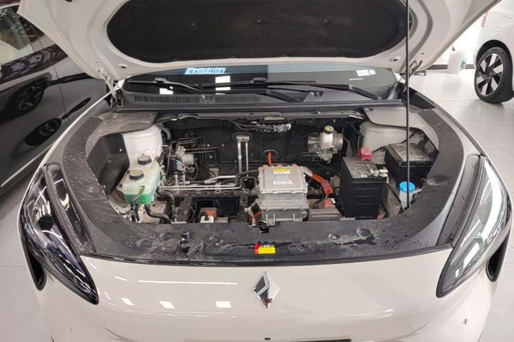 Used Baojun Yunhai 2024 500km Pure Electric Version Engine Bay