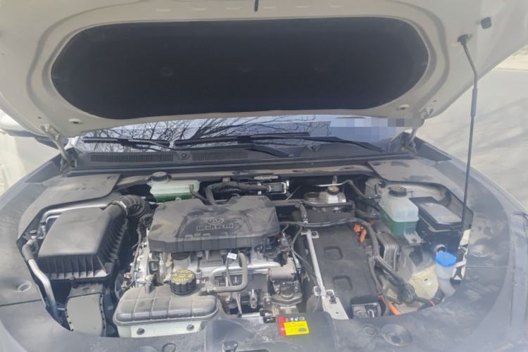 Used Baojun Yunhai 2024 140km Plug-in Hybrid Version Engine Bay