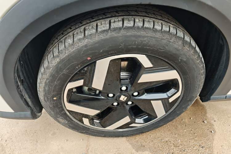Used Baojun Yunhai 2024 140km Plug-in Hybrid Version Exterior 1