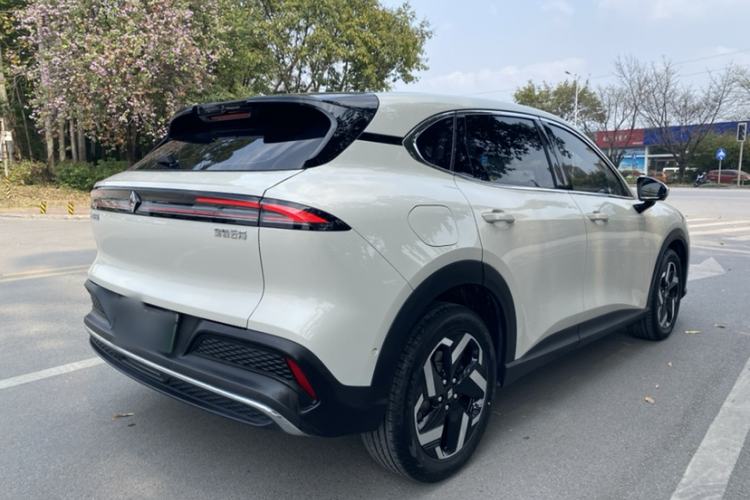 Used Baojun Yunhai 2024 140km Plug-in Hybrid Version Exterior 1