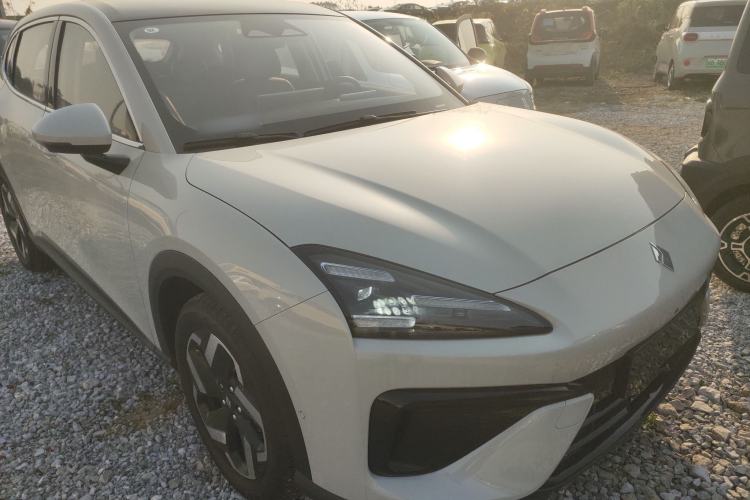 Used Baojun Yunhai 2024 60km Plug-in Hybrid Version Exterior 2