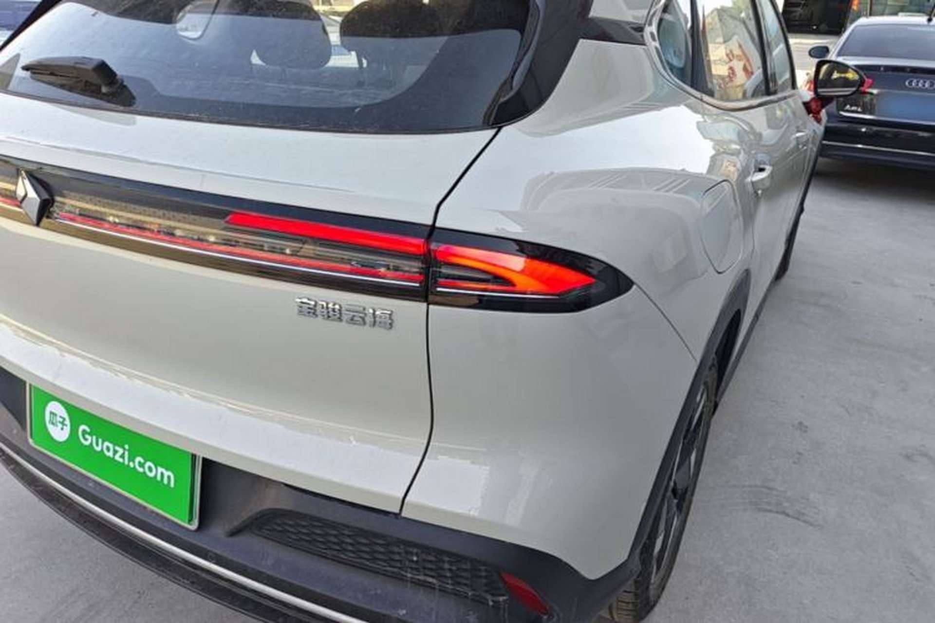Used Baojun Yunhai 2024 140km Plug-in Hybrid Version Exterior 3