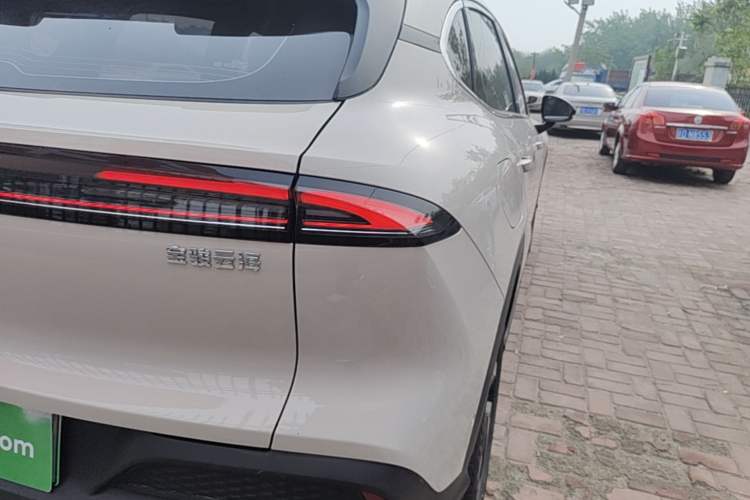 Used Baojun Yunhai 2024 140km Plug-in Hybrid Version Exterior 3