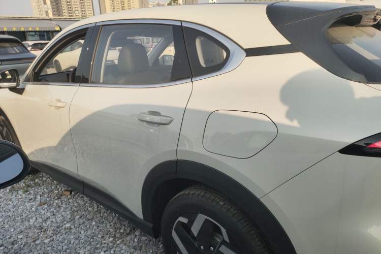 Used Baojun Yunhai 2024 60km Plug-in Hybrid Version Exterior 3