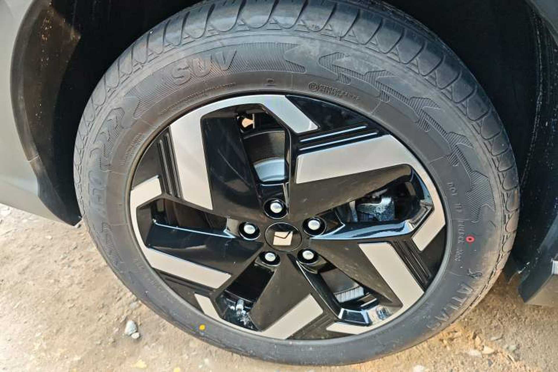 Used Baojun Yunhai 2024 140km Plug-in Hybrid Version Exterior 3