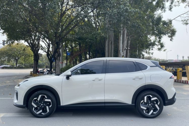 Used Baojun Yunhai 2024 140km Plug-in Hybrid Version Exterior 3