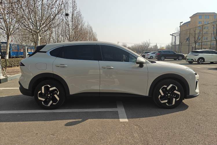 Used Baojun Yunhai 2024 140km Plug-in Hybrid Version Exterior 3