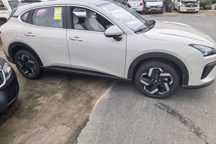 Used Baojun Yunhai 2024 60km Plug-in Hybrid Version Exterior 3
