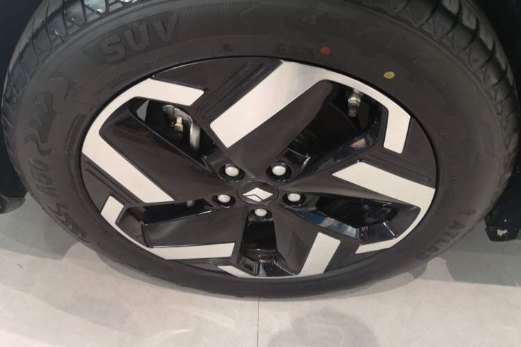 Used Baojun Yunhai 2024 140km Plug-in Hybrid Version Exterior 4