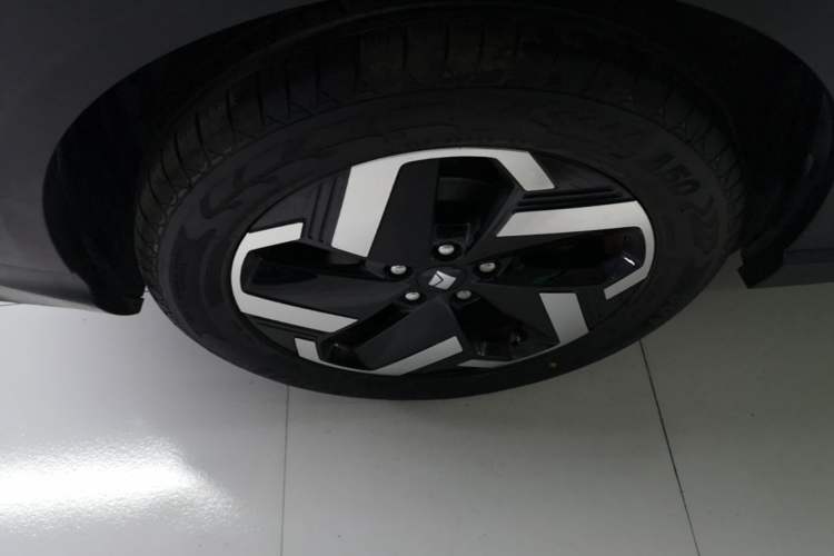 Used Baojun Yunhai 2024 140km Plug-in Hybrid Version Exterior 5