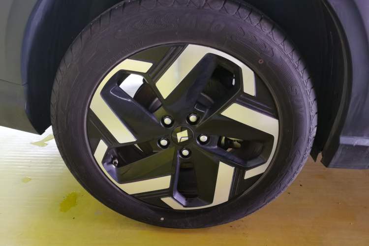 Used Baojun Yunhai 2024 140km Plug-in Hybrid Version Exterior 5