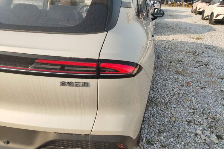Used Baojun Yunhai 2024 60km Plug-in Hybrid Version Exterior 6