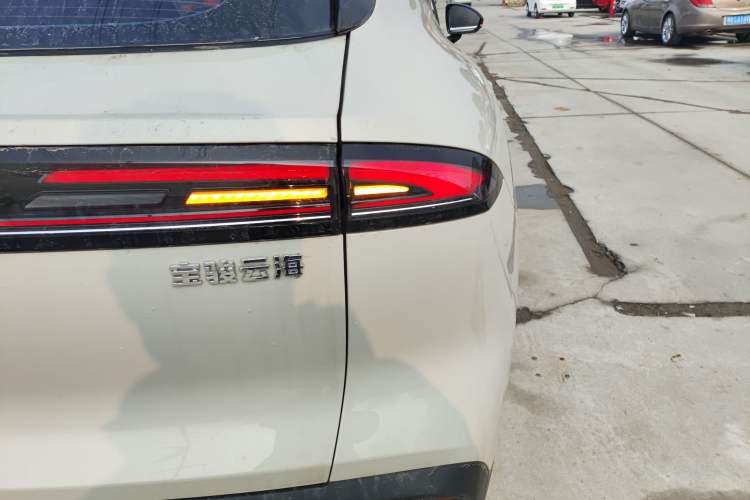Used Baojun Yunhai 2024 140km Plug-in Hybrid Version Exterior 6