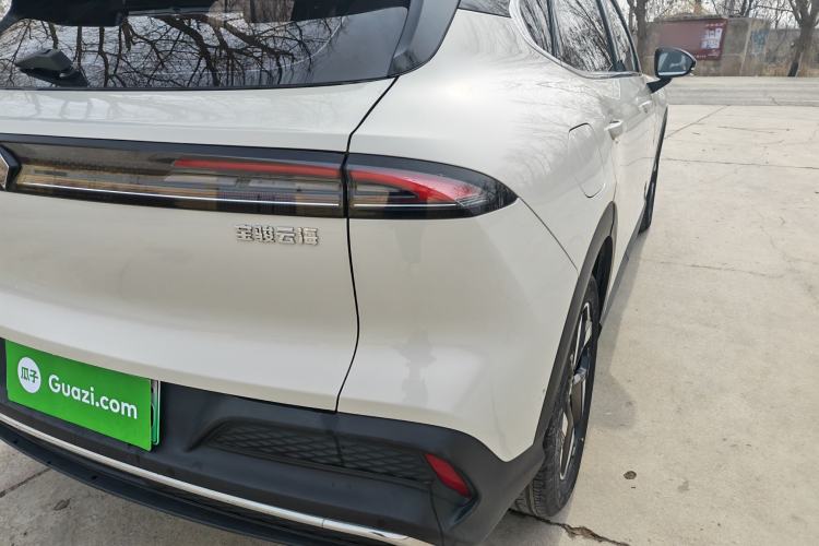 Used Baojun Yunhai 2024 140km Plug-in Hybrid Version Exterior 6