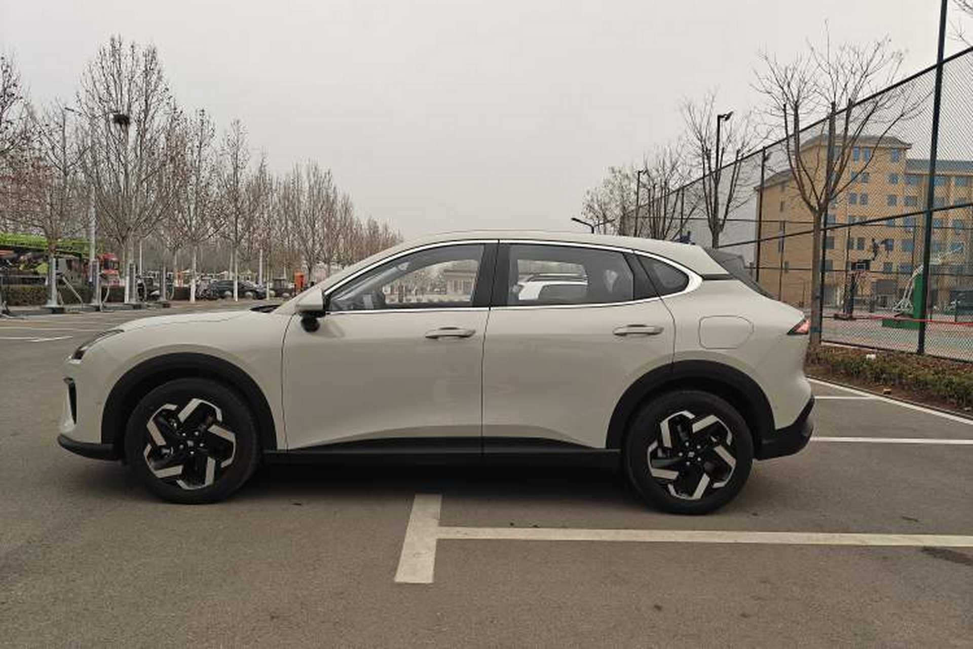 Used Baojun Yunhai 2024 140km Plug-in Hybrid Version Exterior 7
