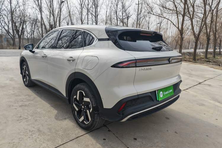 Used Baojun Yunhai 2024 140km Plug-in Hybrid Version Exterior 8