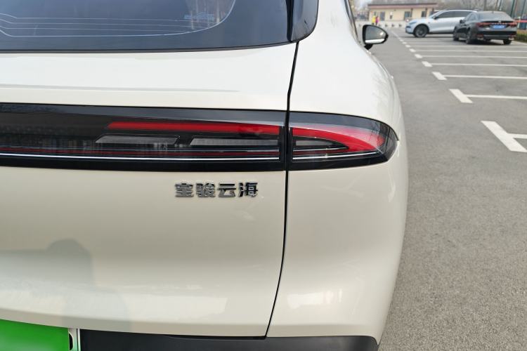 Used Baojun Yunhai 2024 140km Plug-in Hybrid Version Exterior 9