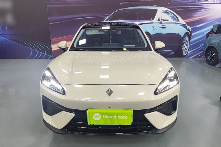 Used Baojun Yunhai 2024 140km Plug-in Hybrid Version Front