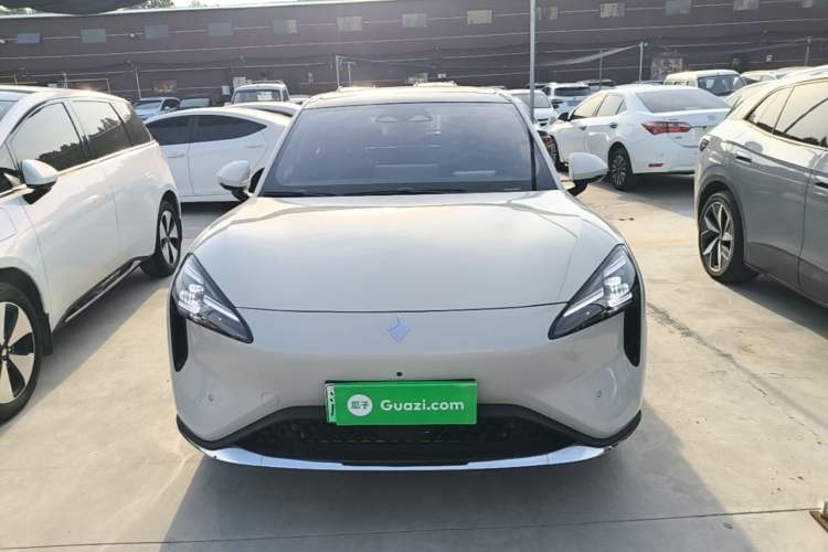 Used Baojun Yunhai 2024 600km Pure Electric Version Front