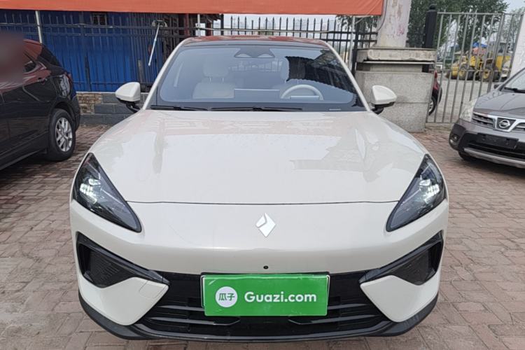 Used Baojun Yunhai 2024 140km Plug-in Hybrid Version Front