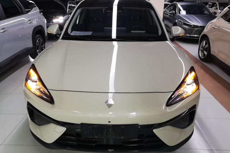 Used Baojun Yunhai 2024 140km Plug-in Hybrid Version Front