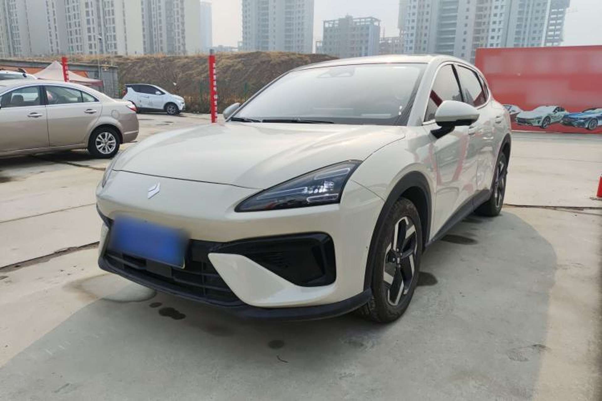 Used Baojun Yunhai 2024 140km Plug-in Hybrid Version Front Left 45 Deg