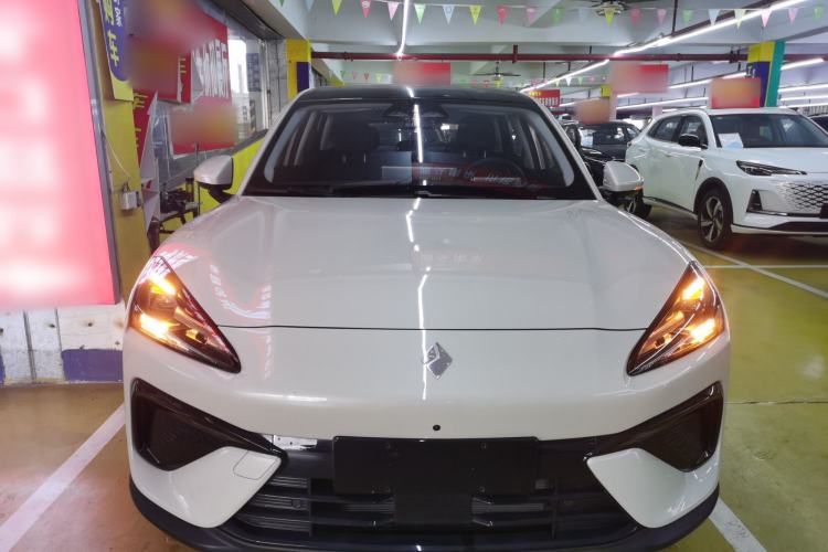 Used Baojun Yunhai 2024 140km Plug-in Hybrid Version Front