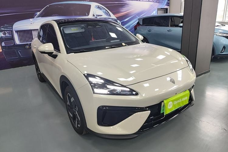 Used Baojun Yunhai 2024 140km Plug-in Hybrid Version Front Right 45 Deg