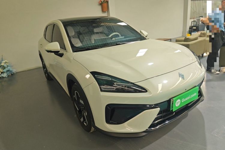 Used Baojun Yunhai 2024 140km Plug-in Hybrid Version Front Right 45 Deg