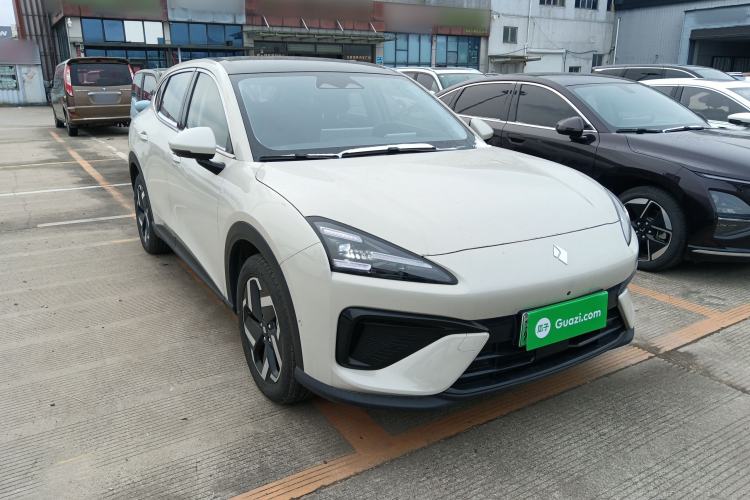 Used Baojun Yunhai 2024 140km Plug-in Hybrid Version Front Right 45 Deg