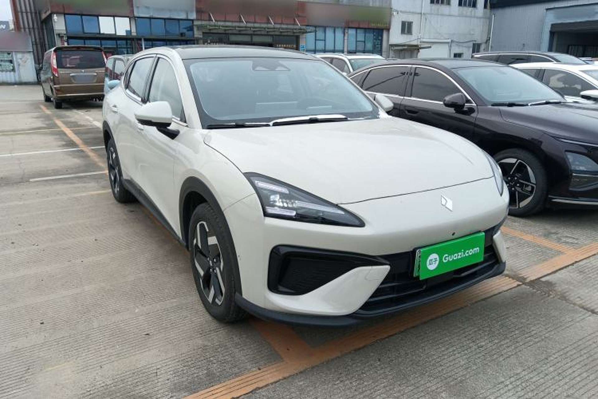 Used Baojun Yunhai 2024 140km Plug-in Hybrid Version Front Right 45 Deg