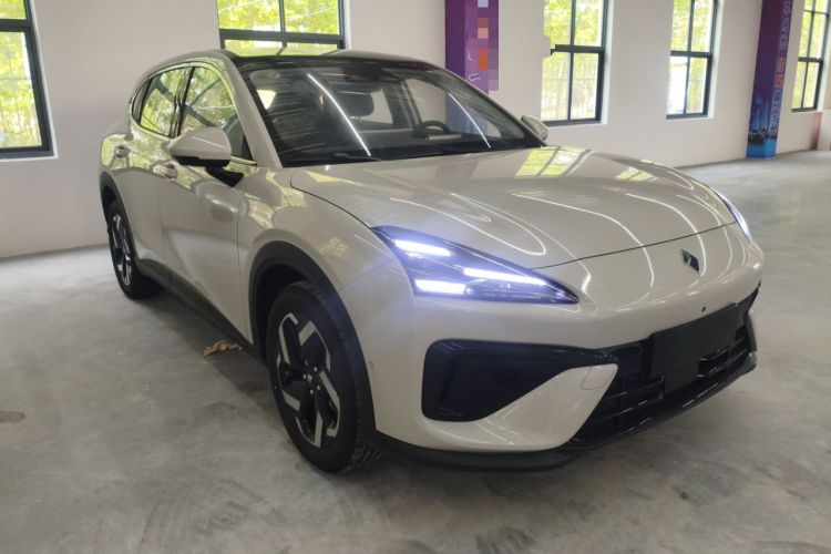 Used Baojun Yunhai 2024 140km Plug-in Hybrid Version Front Right 45 Deg