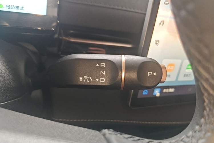 Used Baojun Yunhai 2024 500km Pure Electric Version Gear Lever