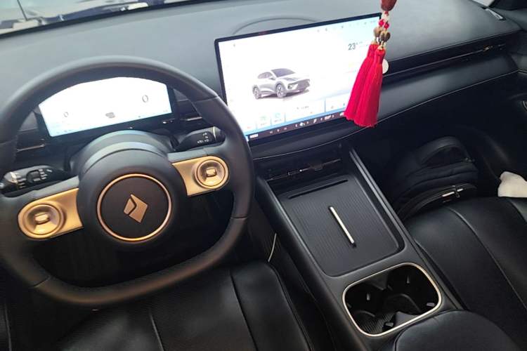 Used Baojun Yunhai 2024 140km Plug-in Hybrid Version Gear Lever