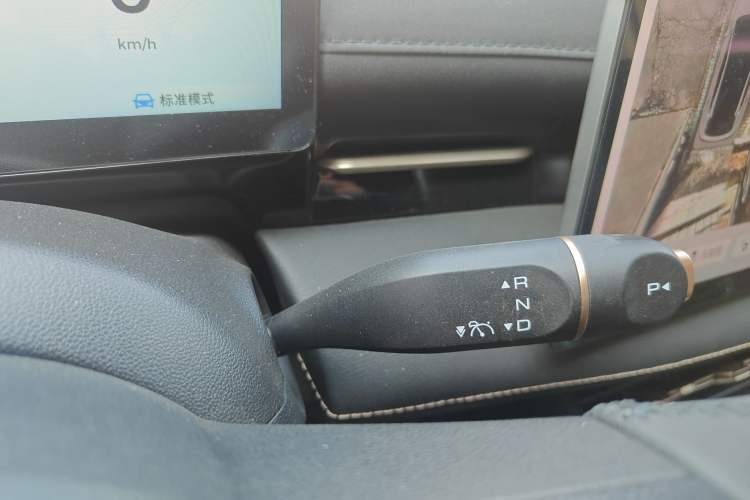 Used Baojun Yunhai 2024 500km Pure Electric Version Gear Lever