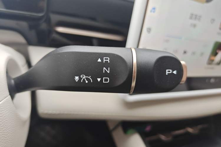 Used Baojun Yunhai 2024 600km Pure Electric Version Gear Lever