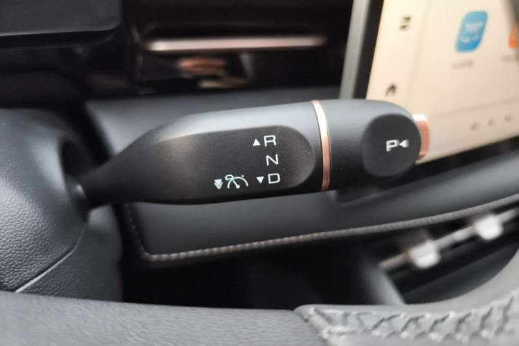 Used Baojun Yunhai 2024 500km Pure Electric Version Gear Lever