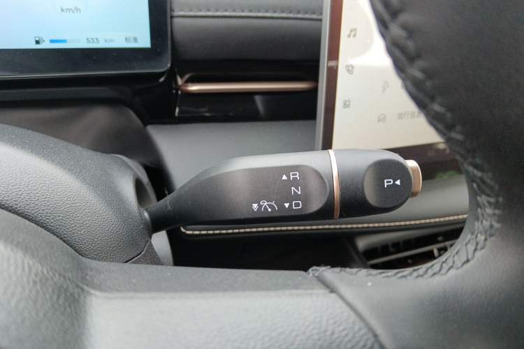 Used Baojun Yunhai 2024 140km Plug-in Hybrid Version Gear Lever