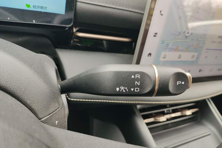 Used Baojun Yunhai 2024 600km Pure Electric Version Gear Lever