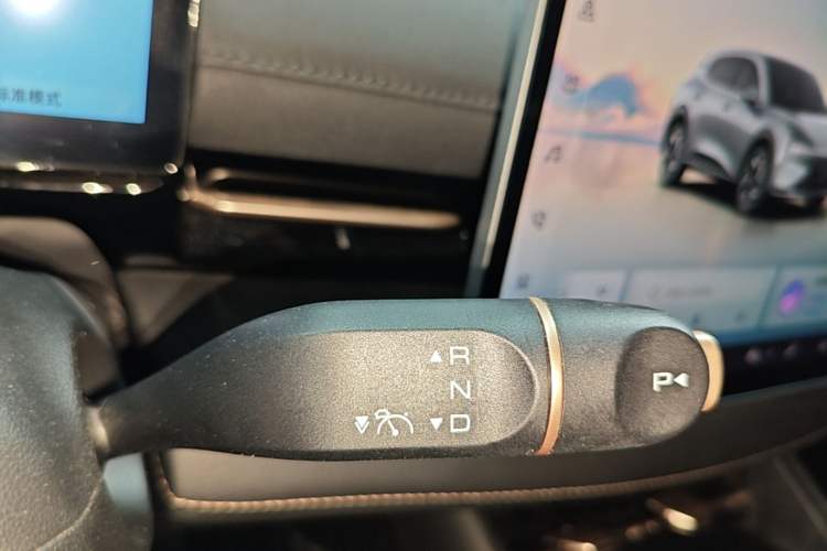 Used Baojun Yunhai 2024 600km Pure Electric Version Gear Lever