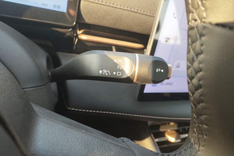 Used Baojun Yunhai 2024 60km Plug-in Hybrid Version Gear Lever