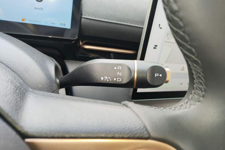 Used Baojun Yunhai 2024 140km Plug-in Hybrid Version Gear Lever