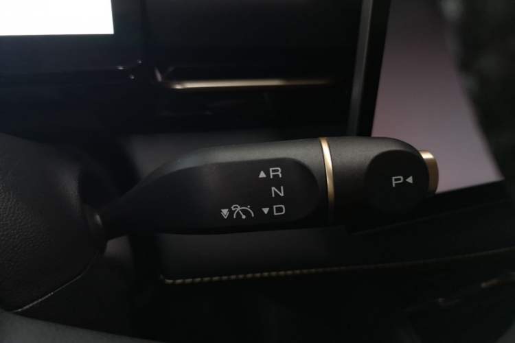 Used Baojun Yunhai 2024 140km Plug-in Hybrid Version Gear Lever