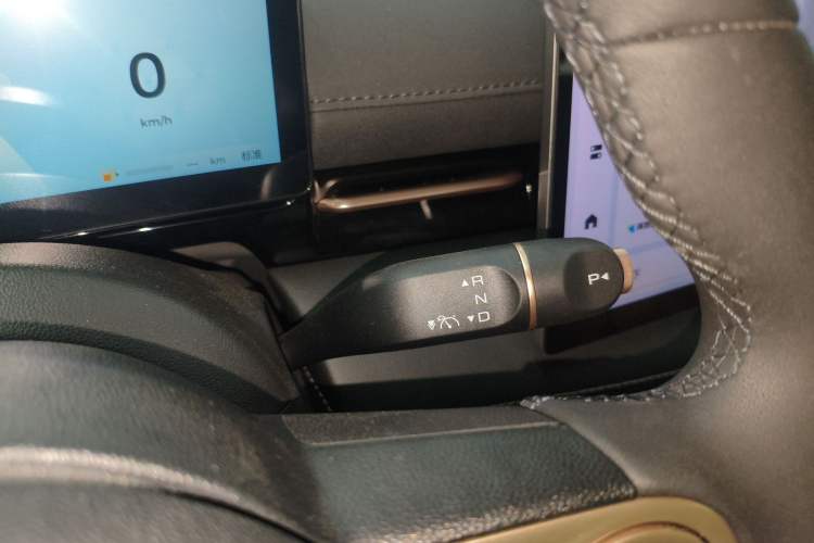 Used Baojun Yunhai 2024 140km Plug-in Hybrid Version Gear Lever