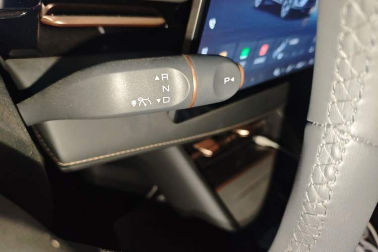 Used Baojun Yunhai 2024 140km Plug-in Hybrid Version Gear Lever