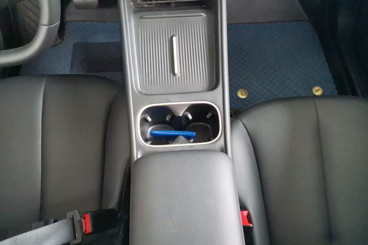 Used Baojun Yunhai 2024 600km Pure Electric Version Gear Lever